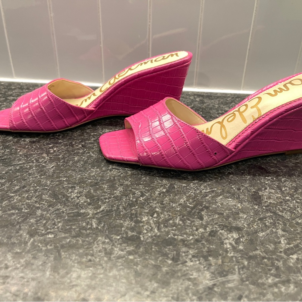 Sam Edelman Tesma Wedge Mule Sandals - Magenta Crocodile Leather - Size 9 EUC - Picture 3 of 7